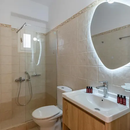 بيت للعطل Valeli Maisonette - 3br & Parking In The Center ناوسا