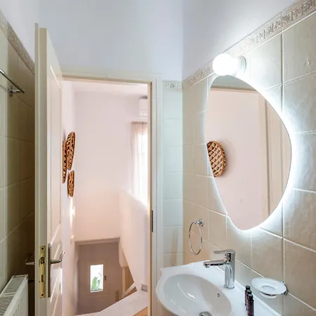 Valeli Maisonette - 3br & Parking In The Center بيت للعطل *