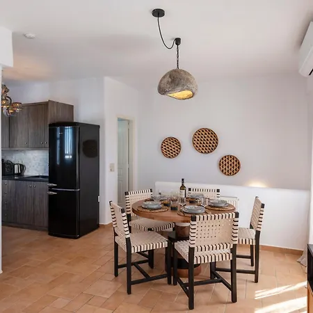 بيت للعطل Valeli Maisonette - 3br & Parking In The Center ناوسا